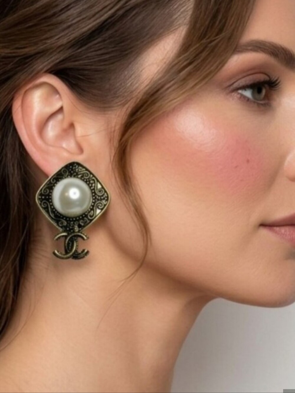 Vintage Style, Antique Gold Finish, Pearl CC Earrings, New